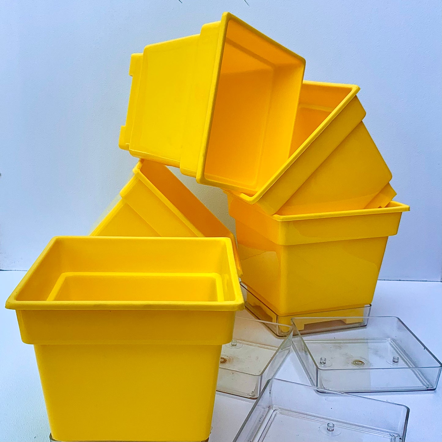 Plastic planter 6" size set of 5.