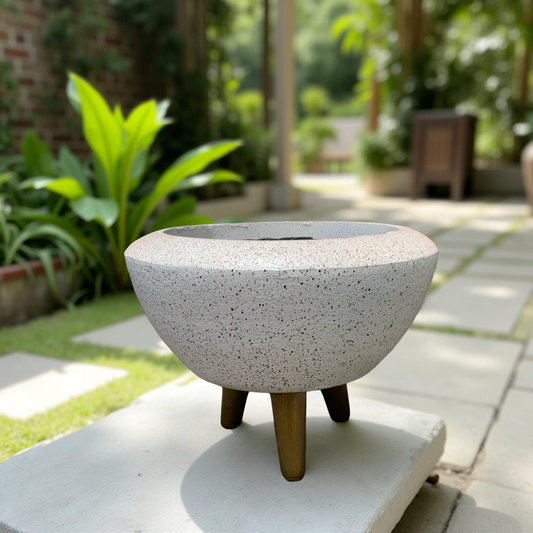 Flower pot with legs