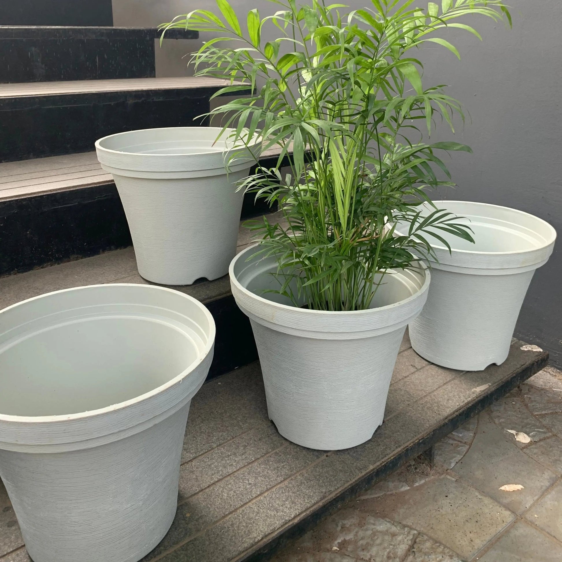 plastic planting pot Plastic Planters 16" Large Set of 3
